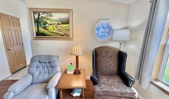 8 Windsor Dr, Alfred, ME 04002
