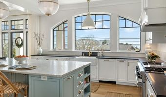 30 Walcott Ave, Jamestown, RI 02835