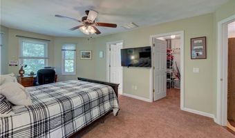 84 Bakewell Ct, Cranston, RI 02921