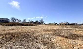 E Dyer Street, Aurora, MO 65605