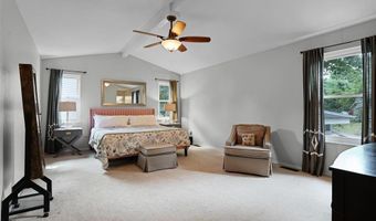 706 Eaglebrooke Dr, Ballwin, MO 63021
