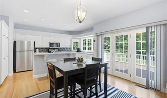 3 Connor Ln, Barrington, RI 02806