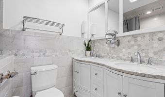 42 Lake Blvd, Aberdeen, NJ 07747