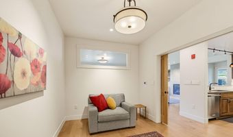 175 Lithia Way 200, Ashland, OR 97520