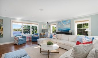 5 Hampden St, Barrington, RI 02806