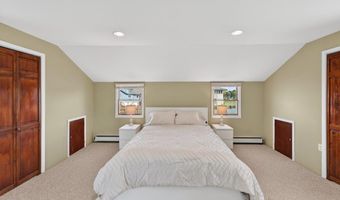 20 Bayview Ln, Amityville, NY 11701