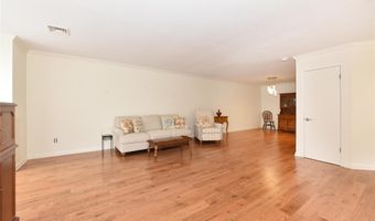 142 I U Willets Rd, Albertson, NY 11507
