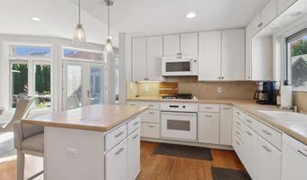 3212 Magnolia Cir, Ames, IA 50014