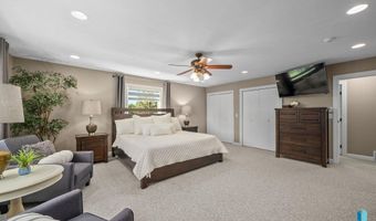 48156 268th St, Brandon, SD 57005