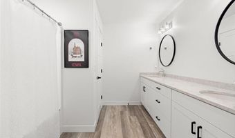 1007 28th St SW, Austin, MN 55912