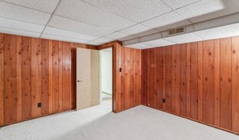 2114 Mason Lake Dr, Ballwin, MO 63011