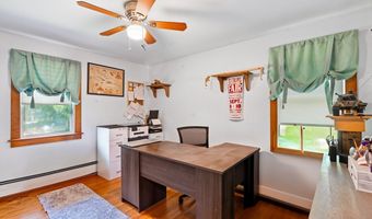 898 Cottage St, Athol, MA 01331