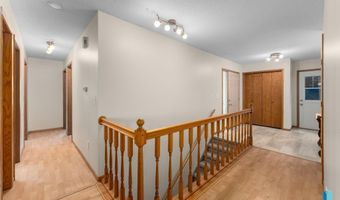 108 N Maple Ave, Brandon, SD 57005