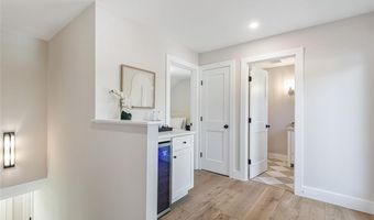 22 Castle St 3, East Greenwich, RI 02818