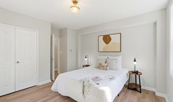 220 N THOMAS St 220-1, Arlington, VA 22203