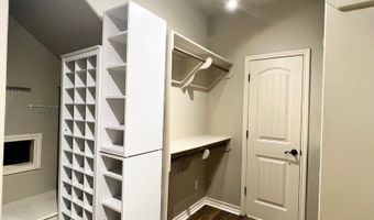 166 Big Oak Dr, Adkins, TX 78101
