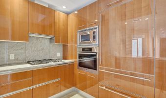 1881 N NASH St #1605, Arlington, VA 22209