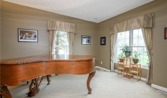 430 W Homestead Dr, Aurora, OH 44202