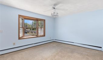 8 Meadow Ln, Coventry, RI 02816