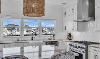 33 Amherst Dr, Bayville, NJ 08721