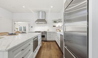 698 BEACH Ave, Atlantic Beach, FL 32233