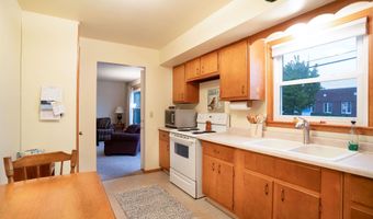 1517 W ROGERS Ave, Appleton, WI 54914