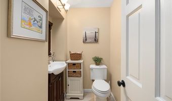 25 Willow Dr, Hopkinton, RI 02832