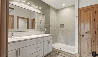 10 Bellflower Ct, Blanchard, ID 83804