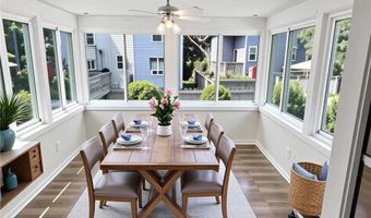 57 Friendship St, Newport, RI 02840
