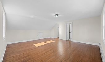 22 Guilette Pl, Amityville, NY 11701