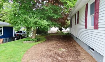 5 Susan Cir, Johnston, RI 02919