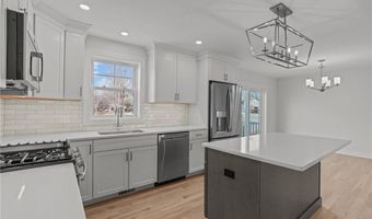 50 Red Maple Ln, Warwick, RI 02886