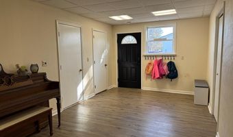 1320 Lake Dr, Ashland, OH 44805