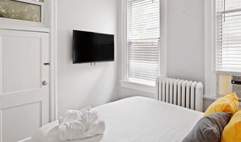 111 PATRICK St N #1, Alexandria, VA 22314
