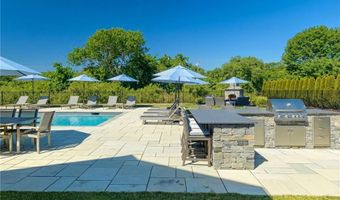1048 Ocean Rd, Narragansett, RI 02882