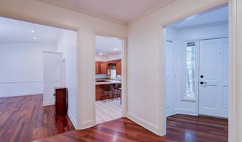 8 Cedar Pl, Camden, SC 29020