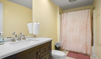 16 Summit Rd, Bedford, NH 03110