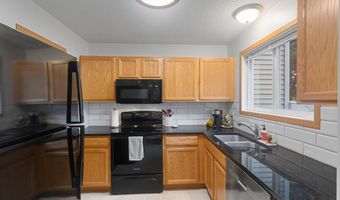 15548 Flyboat Ln, Apple Valley, MN 55124