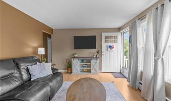 17 Linwood Dr, Coventry, RI 02816