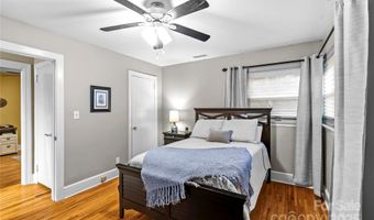 1460 Medford Dr, Charlotte, NC 28205