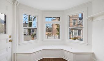 23 Mt. Vernon St, Newport, RI 02840