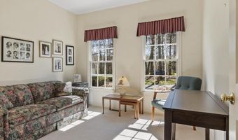 15 Pheasant Ln 15, Bedford, MA 01730