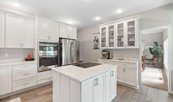 3124 Greenwood Rd, Ames, IA 50014