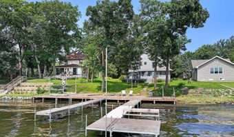 42385 N Woodbine Ave, Antioch, IL 60002