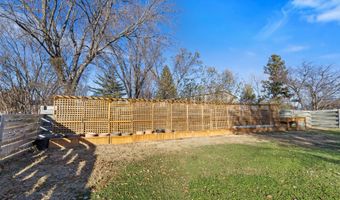 2325 Countryaire Estates Dr, Aberdeen, SD 57401