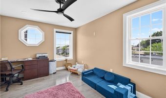 318 Farmington Ave, Cranston, RI 02920