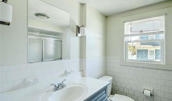 8 Ashby St, Johnston, RI 02919
