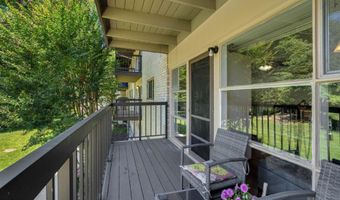 4943 AMERICANA Dr D-102, Annandale, VA 22003