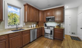 9 WOODFIELD Ln, Allentown, NJ 08501