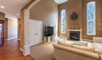 6 Crescent Dr, Bow, NH 03304